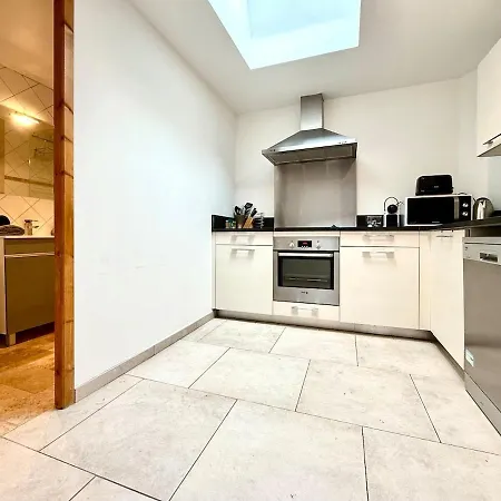 L'eva-ambre - 2 - Parking & Clim Carcassone