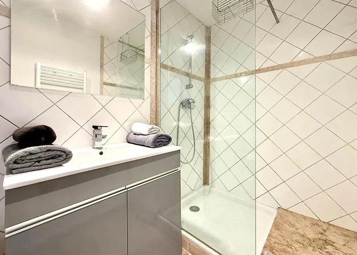 L'eva-ambre - 2 - Parking & Clim Carcassonne